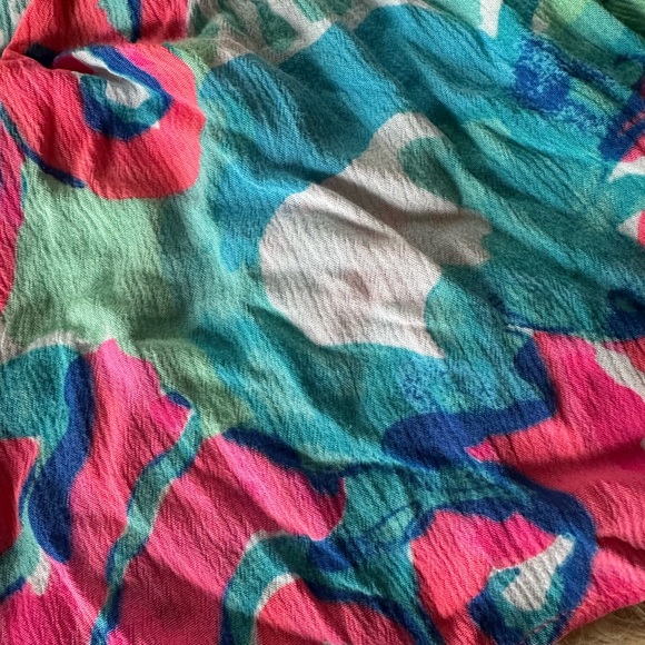 Lilly Pulitzer Vibrant Floral Shorts - Picture 4 of 4